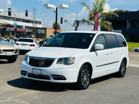 2014 Chrysler Town and Country for sale at MotorMax in San Diego CA