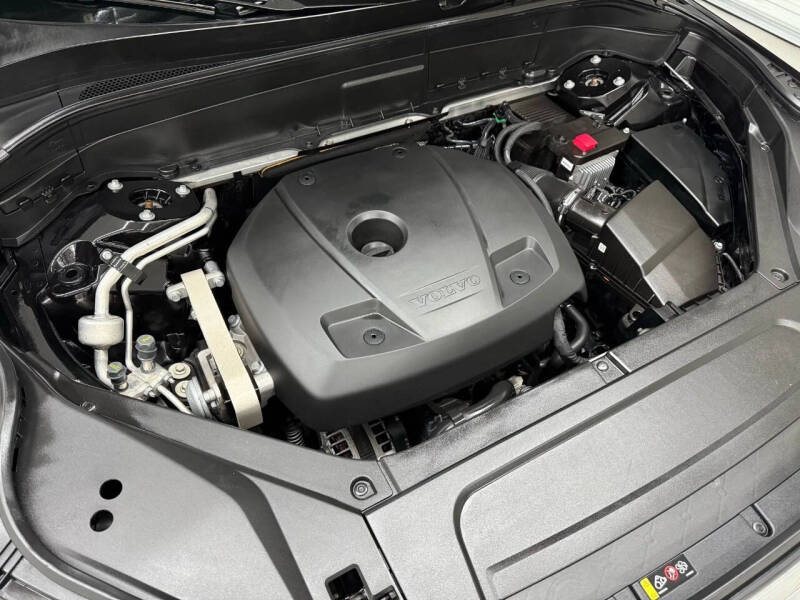 2021 Volvo XC90 T5 Momentum