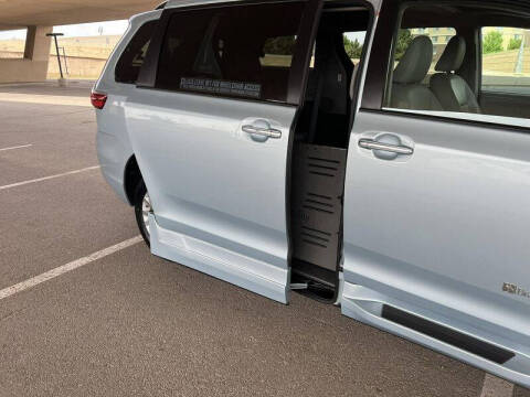 2016 Toyota Sienna