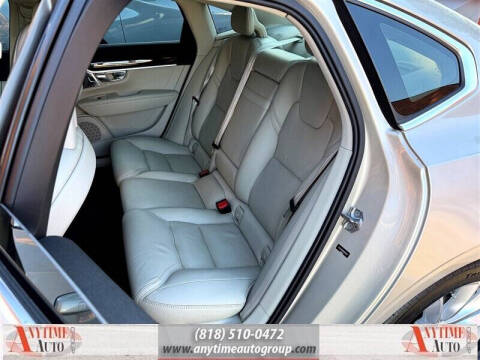 2017 Volvo S90 T6 Momentum