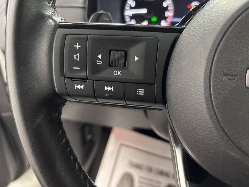 2023 Nissan Pathfinder SV