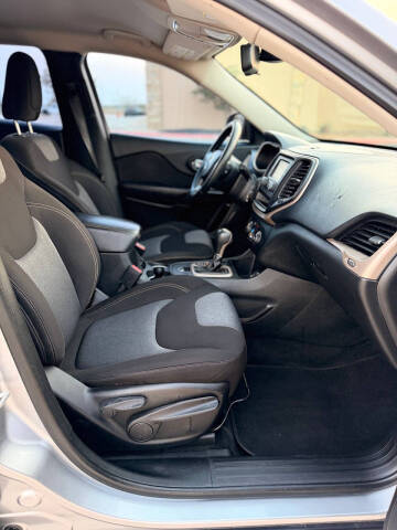 2016 Jeep Cherokee Sport