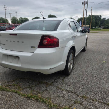 2011 Dodge Avenger Lux