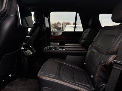 2022 Lincoln Navigator Black Label