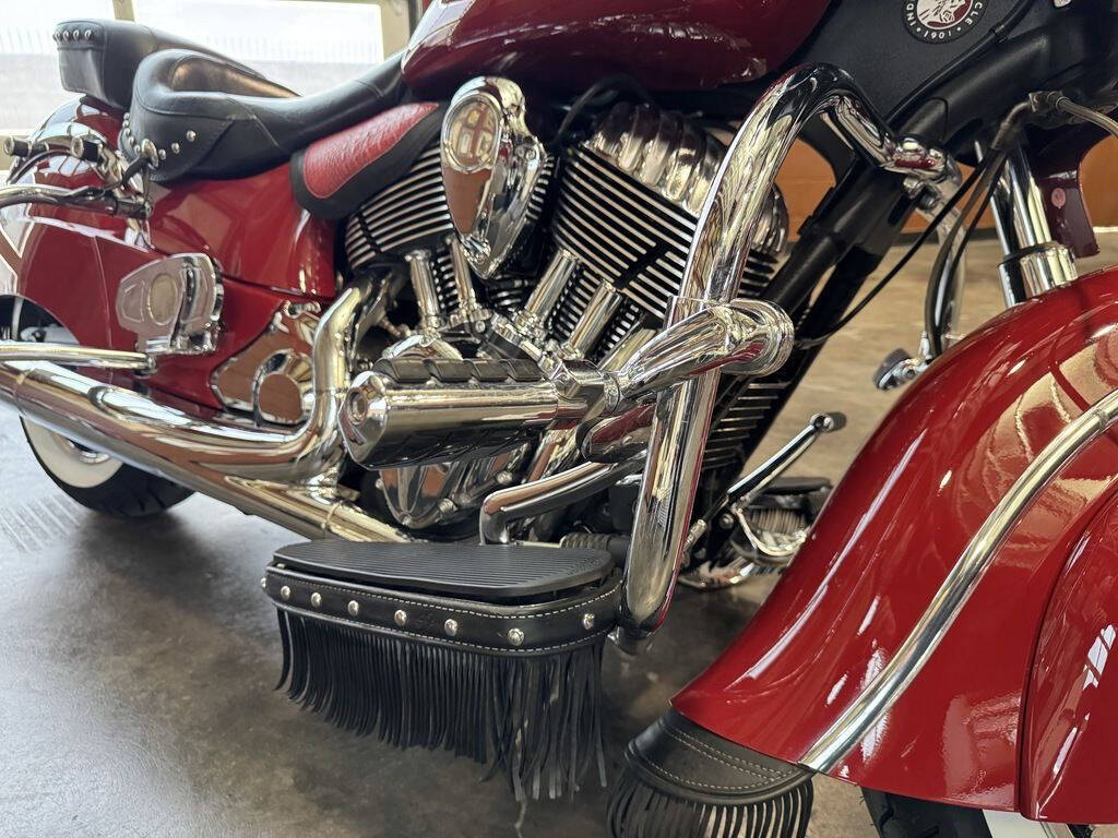 2014 Indian Motorcycle® Chieftain™ Indian Motorc 11