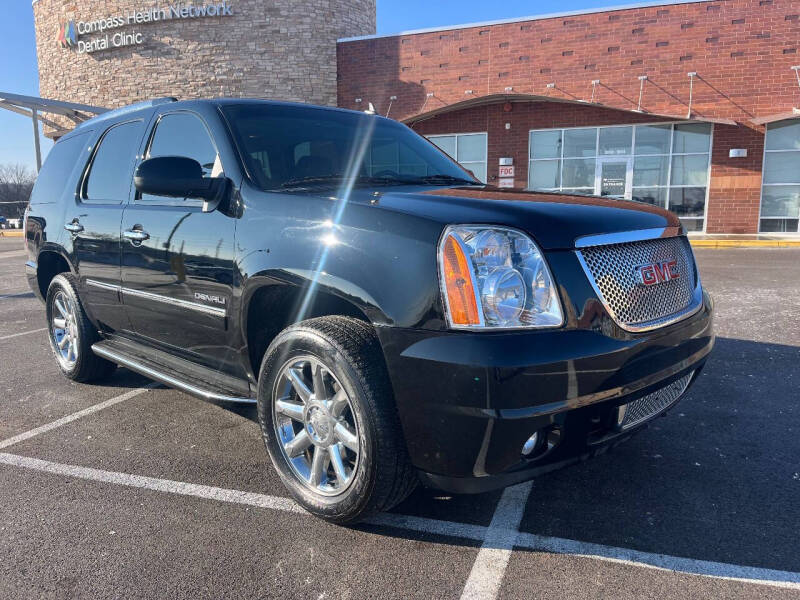 2011 GMC Yukon Denali's photo