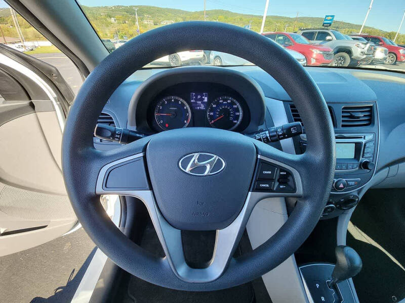 2017 Hyundai Accent SE