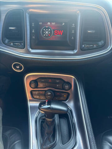 2017 Dodge Challenger SXT