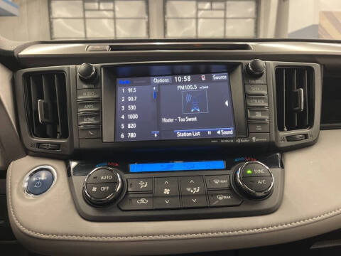 2017 Toyota RAV4 Hybrid XLE