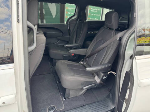 2022 Chrysler Pacifica Touring