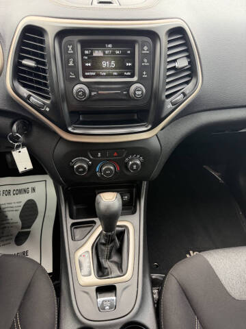 2017 Jeep Cherokee Sport