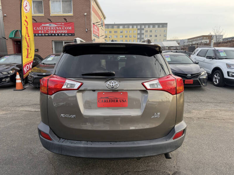 2015 Toyota RAV4 LE's photo