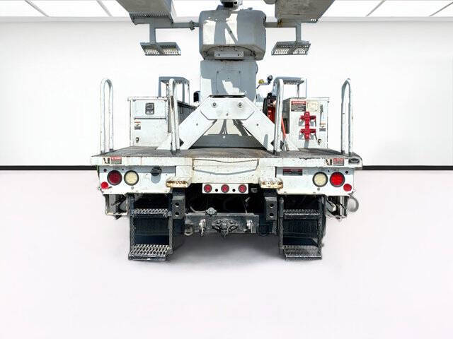 2016 Freightliner 114 SD