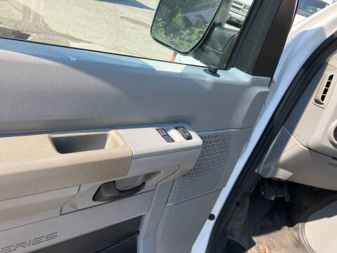 2012 Ford E-Series E-150