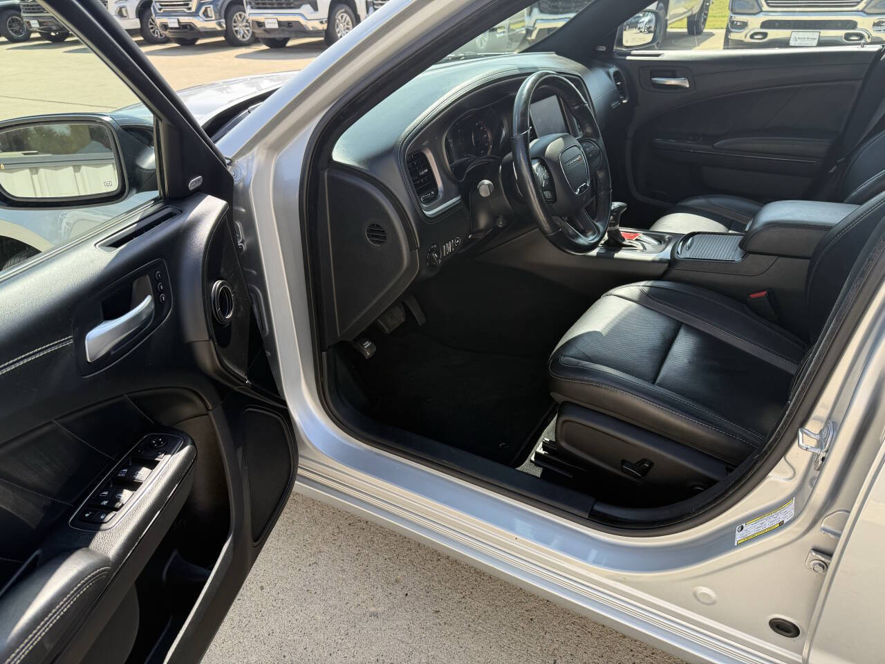 2020 Dodge Charger SXT AWD photo 4