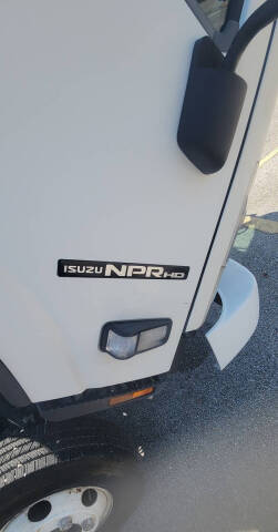 2020 Isuzu NPR-HD