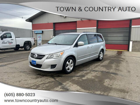 2011 Volkswagen Routan SE