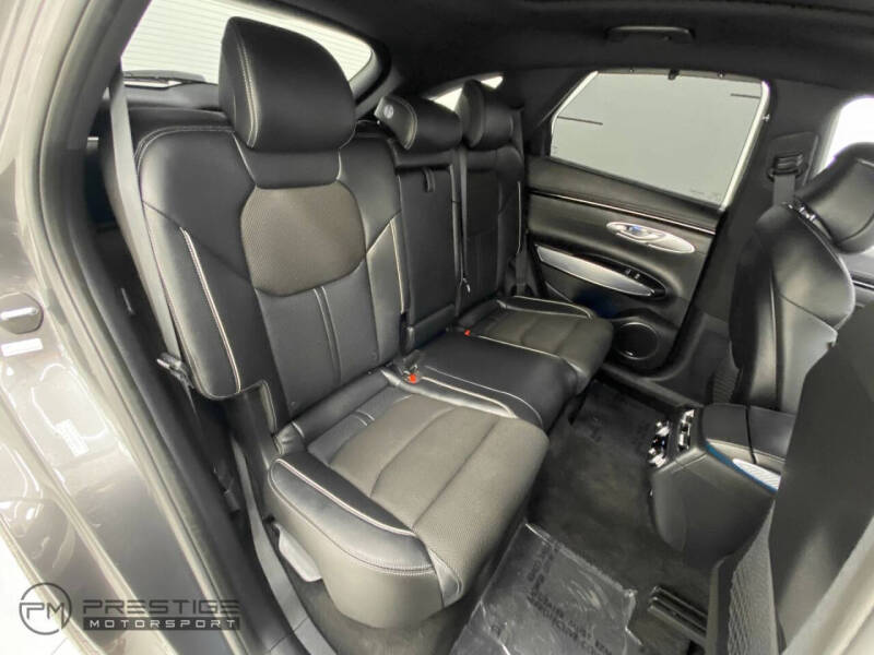 2023 Genesis GV70 2.5T Standard