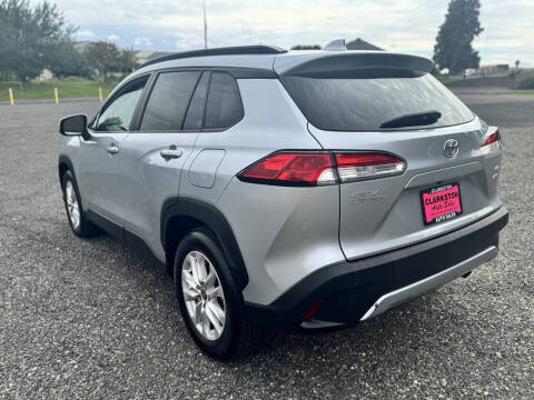 2024 Toyota Corolla Cross LE