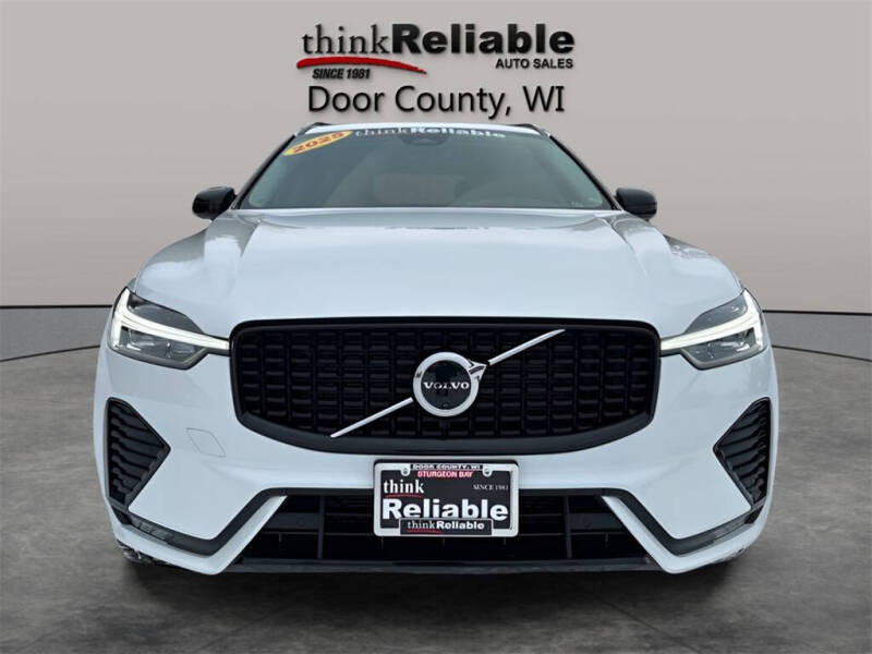 2025 Volvo XC60 B5 Plus Dark Theme