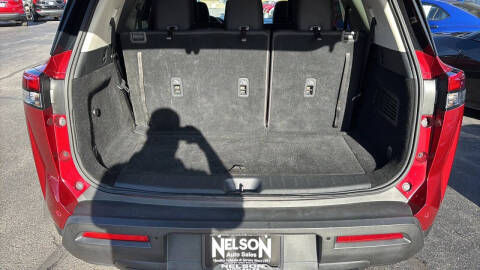 2022 Nissan Pathfinder SV