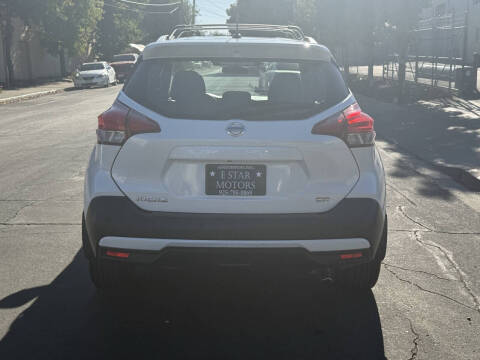 2020 Nissan Kicks SR