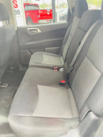 2017 Nissan Pathfinder SV