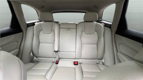 2023 Volvo XC60 B5 Plus Dark Theme