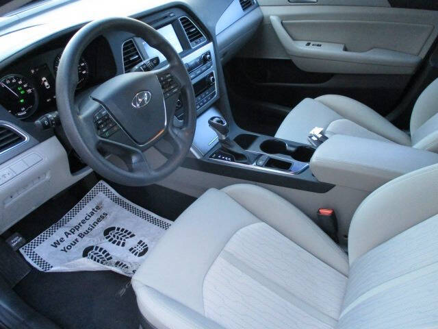 2017 Hyundai Sonata Hybrid SE