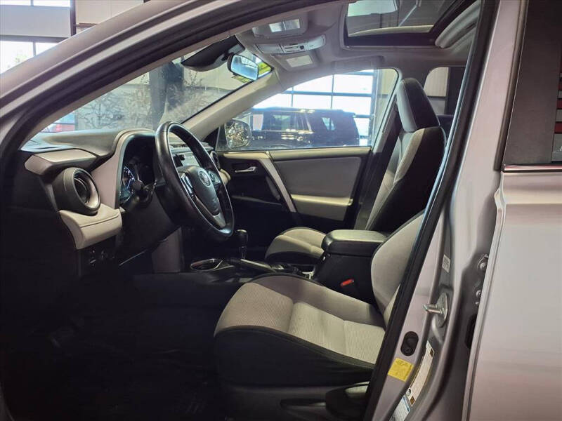 2017 Toyota RAV4 Hybrid XLE