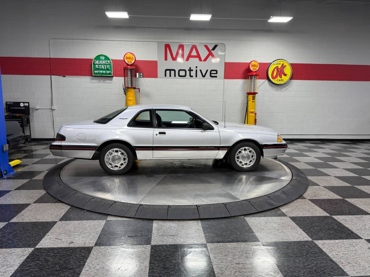 1988 Ford Thunderbird 36