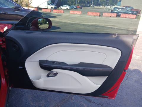 2015 Dodge Challenger SXT Plus