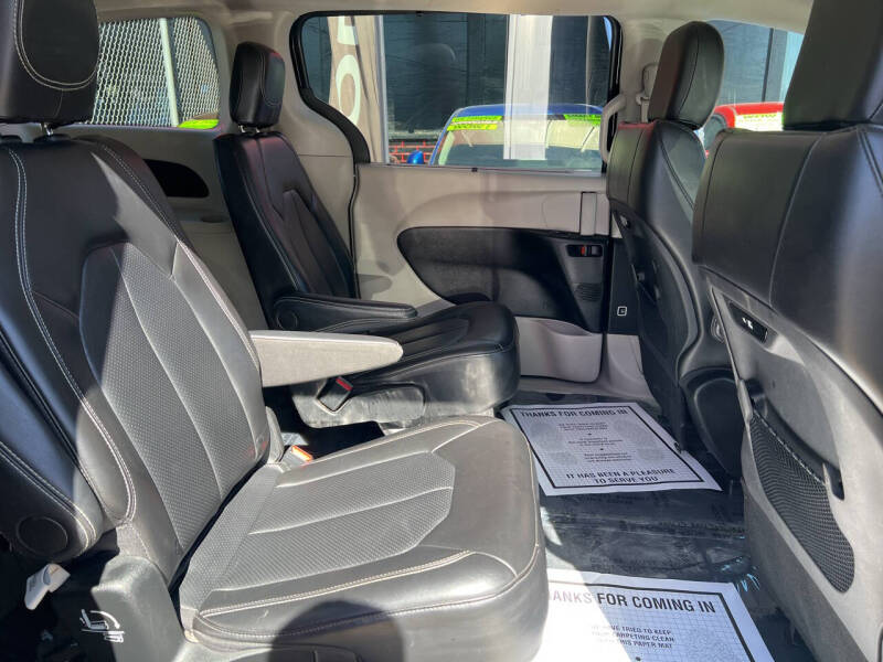 2024 Chrysler Pacifica Touring L