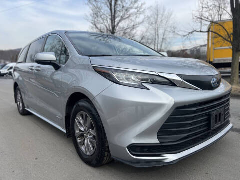 2021 Toyota Sienna for sale at HERSHEY'S AUTO INC. in Monroe NY