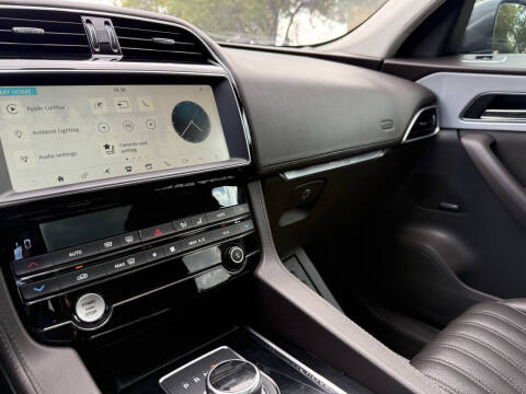 2019 Jaguar F-PACE 30t Portfolio