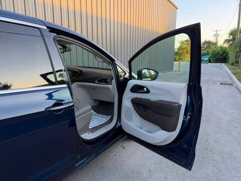 2020 Chrysler Pacifica Touring