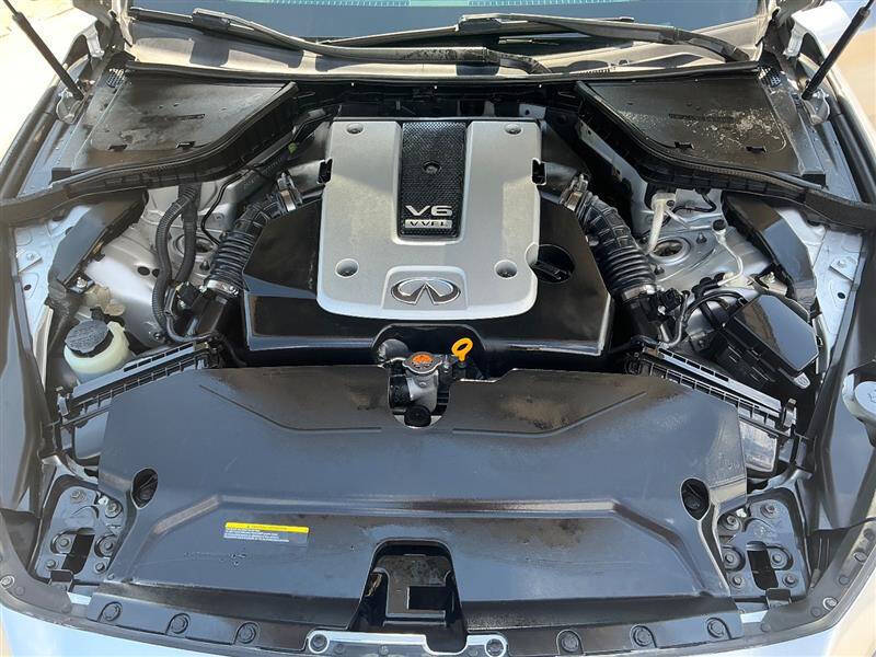2015 Infiniti Q50
