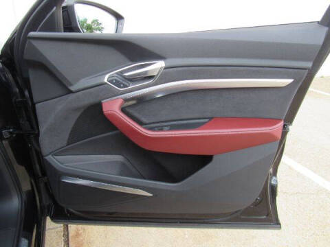 2022 Audi e-tron S quattro Prestige