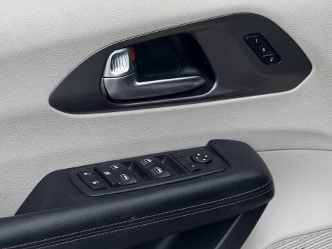 2020 Chrysler Pacifica Touring L