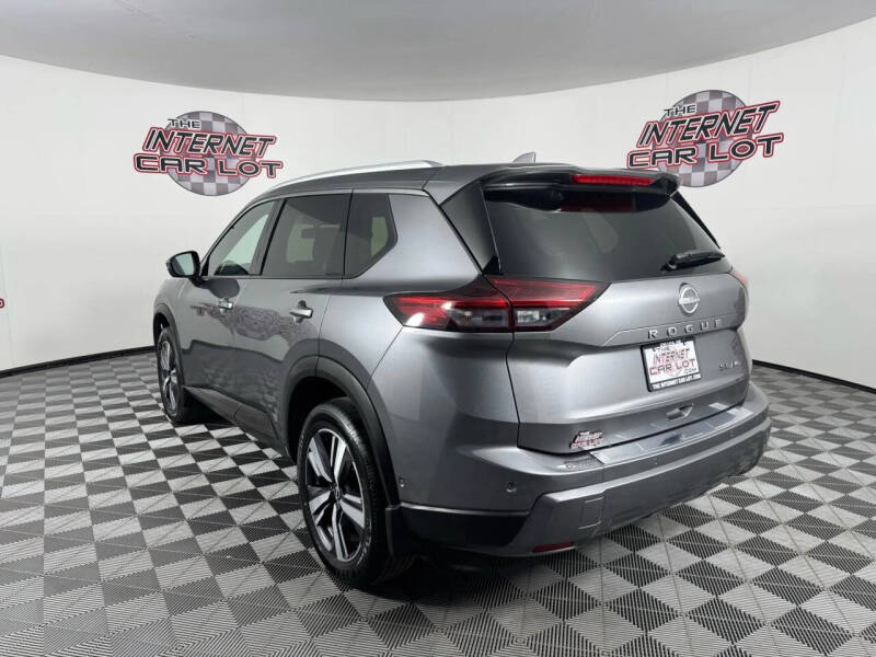 2025 Nissan Rogue SL