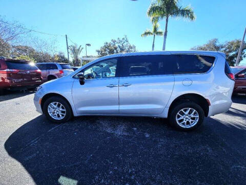 2024 Chrysler Pacifica Touring L
