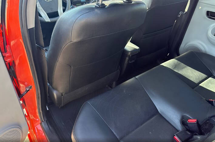 2012 Toyota Prius c One