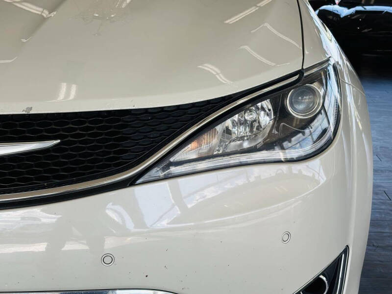 2017 Chrysler Pacifica Touring-L Plus