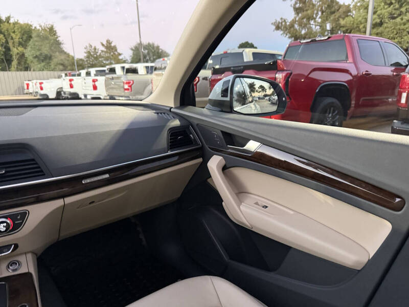 2019 Audi Q5 quattro Premium 45 TFSI