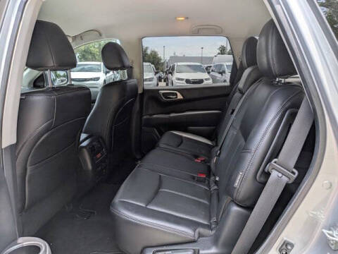 2020 Nissan Pathfinder SL