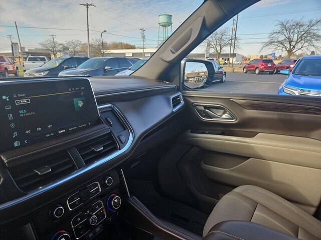 2023 Chevrolet Suburban LT