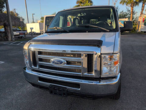 2014 Ford E-Series E-150 XLT