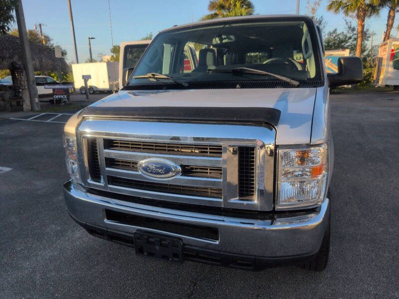 2014 Ford E-Series E-150 XLT