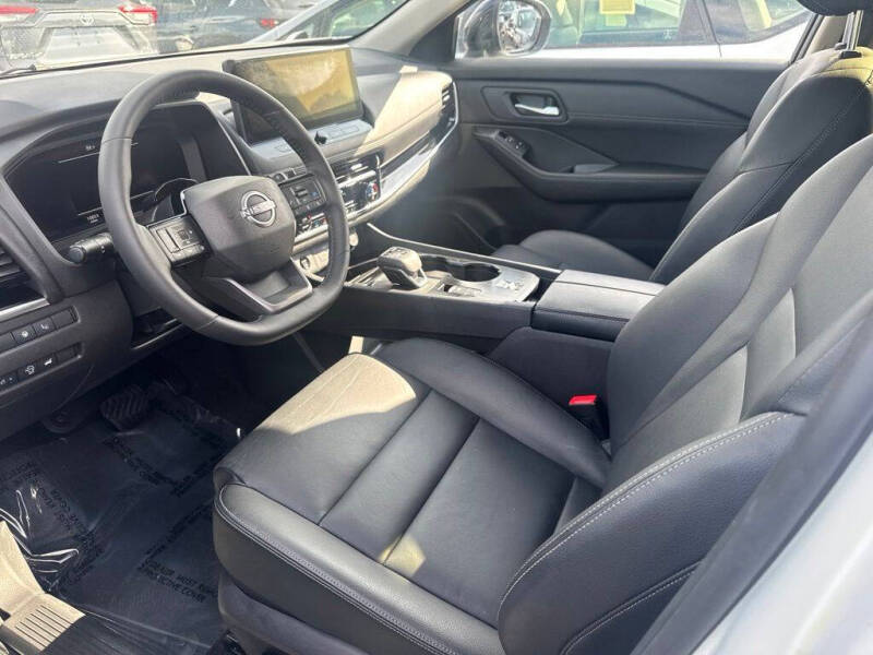 2025 Nissan Rogue SL