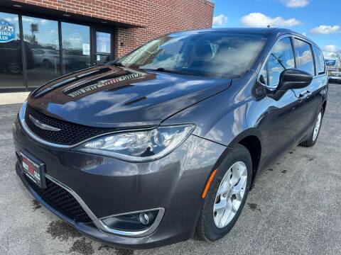 2018 Chrysler Pacifica for sale at Direct Auto Sales in Caledonia WI